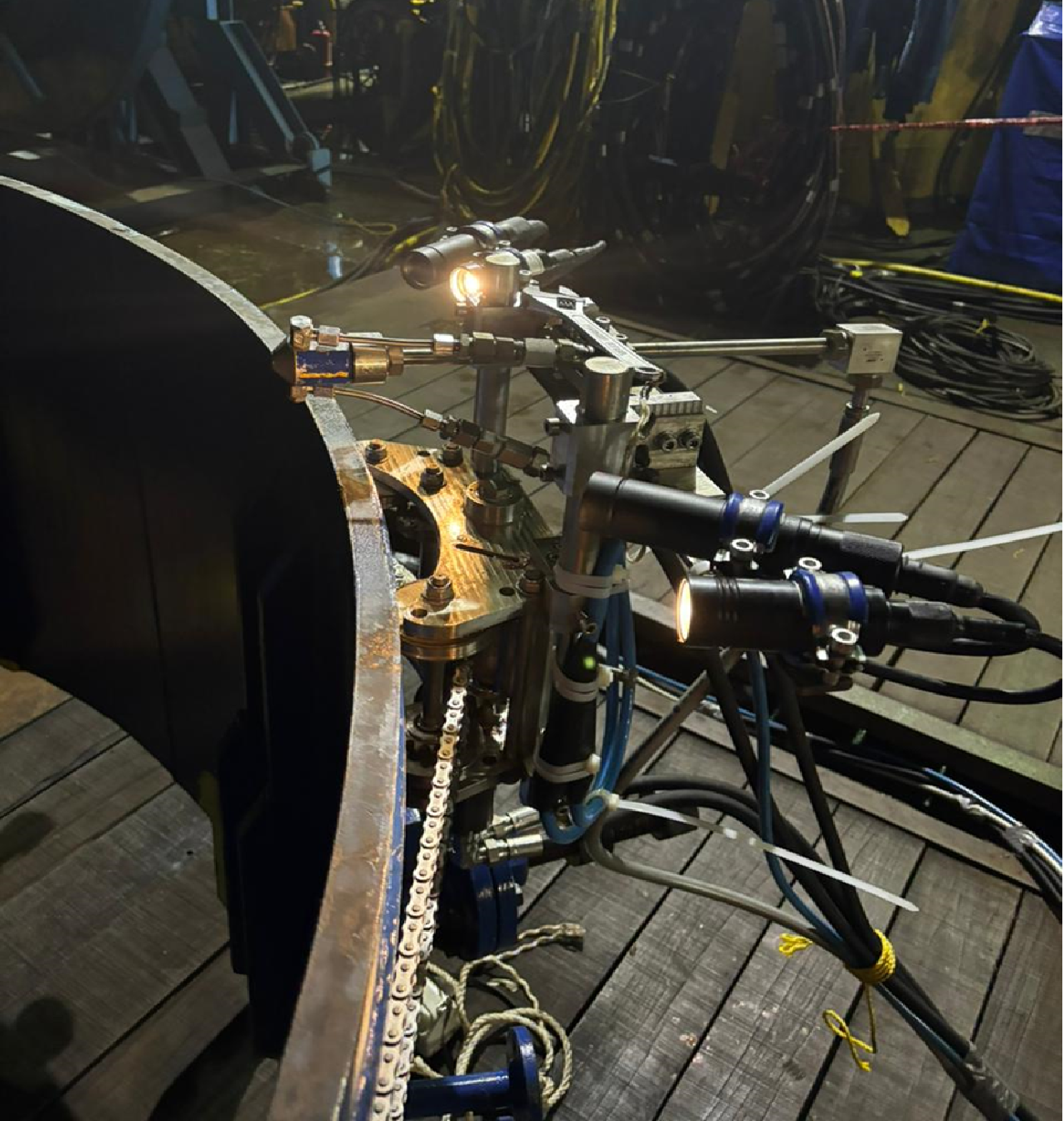 External HP Water Abrasive Suspension Cutter Chain Manipulator 04